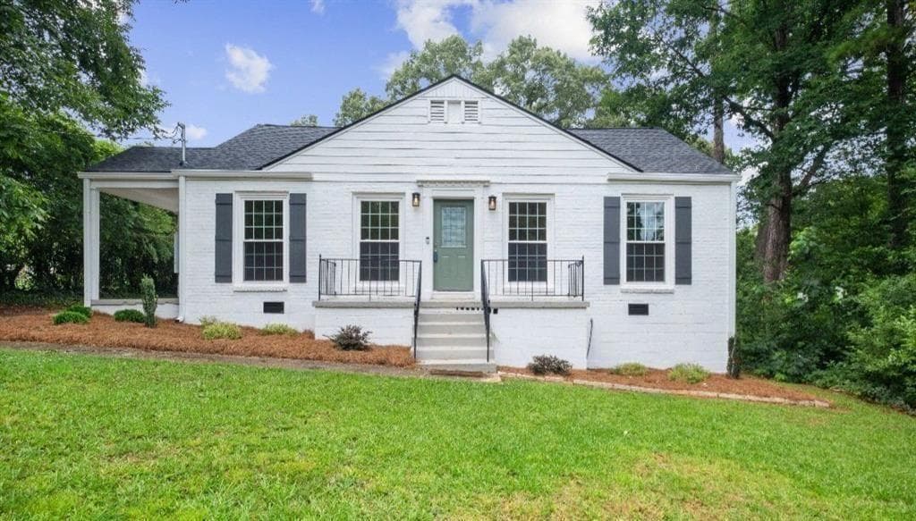 2 bedroom, 1 bathroom, 1,272 sq ft single family residence sold at 3092 Leeland Road, Decatur, GA 30032