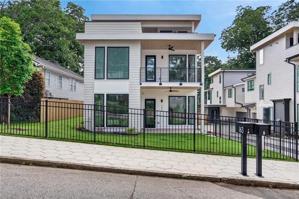4 bedroom, 4 bathroom, 2,496 sq ft townhouse sold at 163 Walthall Street A, Atlanta, GA 30316