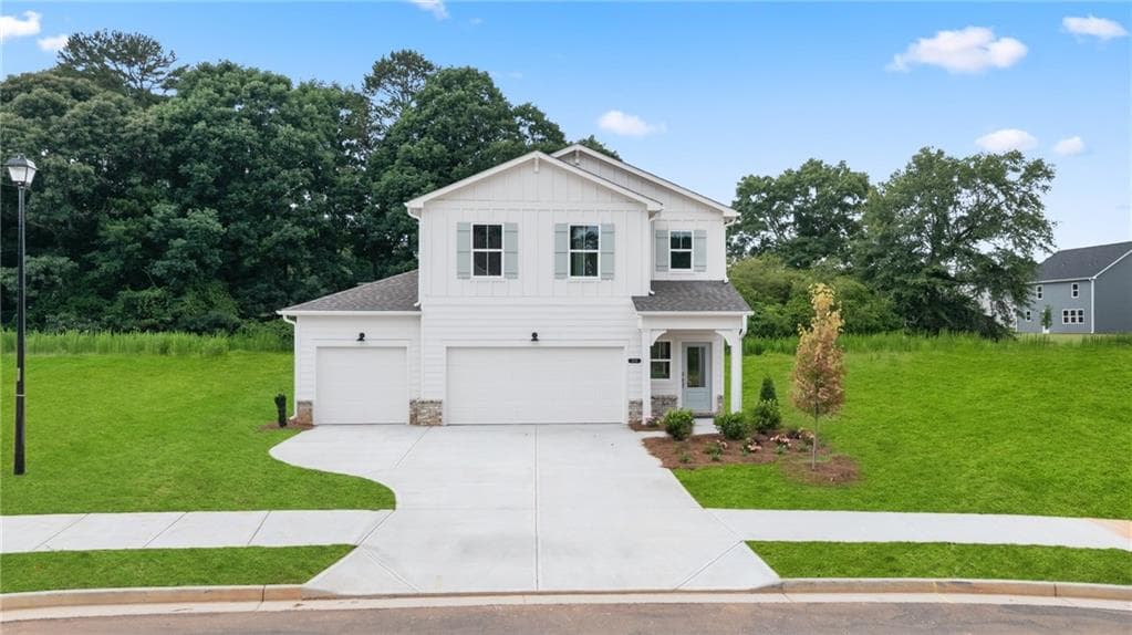 5 bedroom, 3 bathroom, 2,630 sq ft single family residence for sale at 49 Spruce Hollow, Winder, GA 30680
