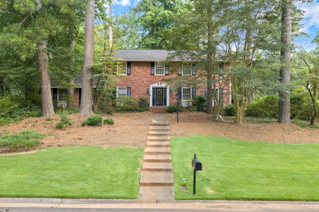 5 bedroom, 3 bathroom, 3,352 sq ft single family residence for sale at 4259 Huntington Circle, Dunwoody, GA 30338