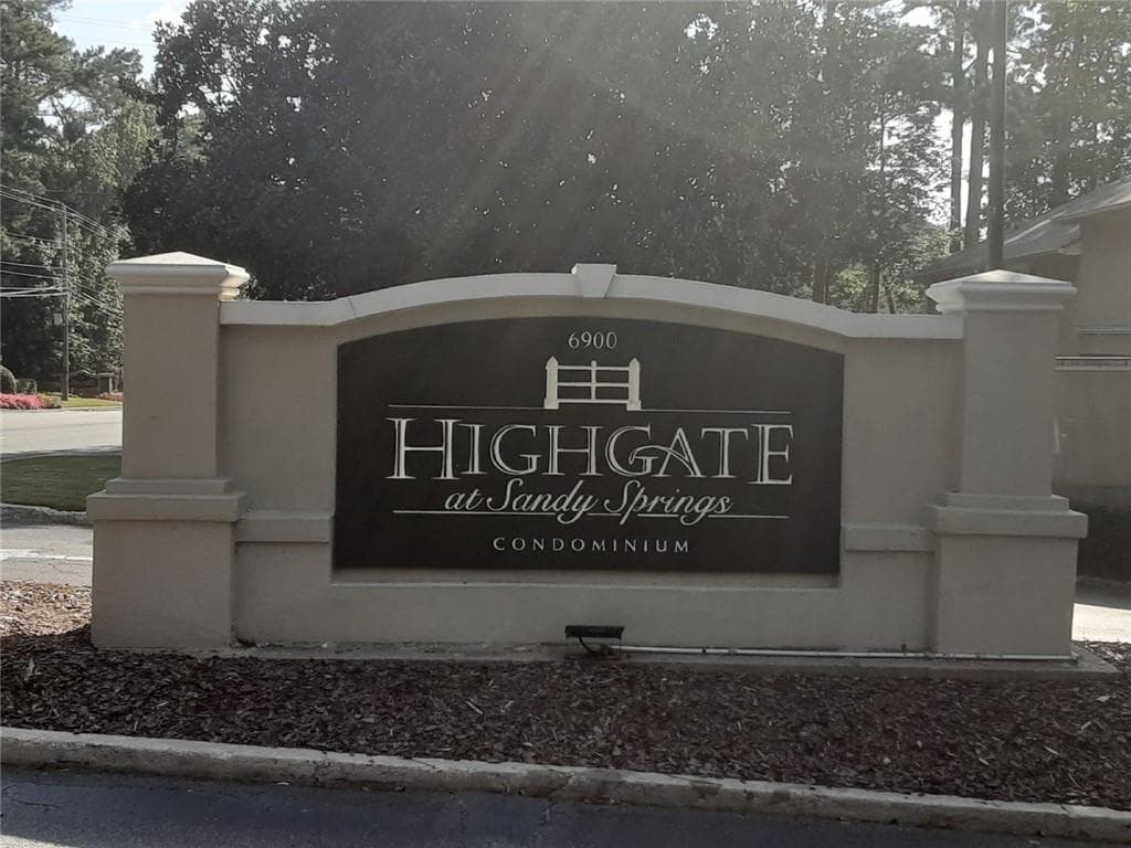 2 bedroom, 3 bathroom condominium for rent at 6900 Roswell Road O3, Sandy Springs, GA 30328 for $2,100 a month