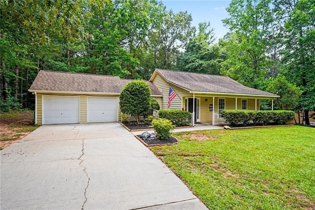 3 bedroom, 2 bathroom, 1,202 sq ft single family residence sold at 120 Landing Way, Griffin, GA 30223