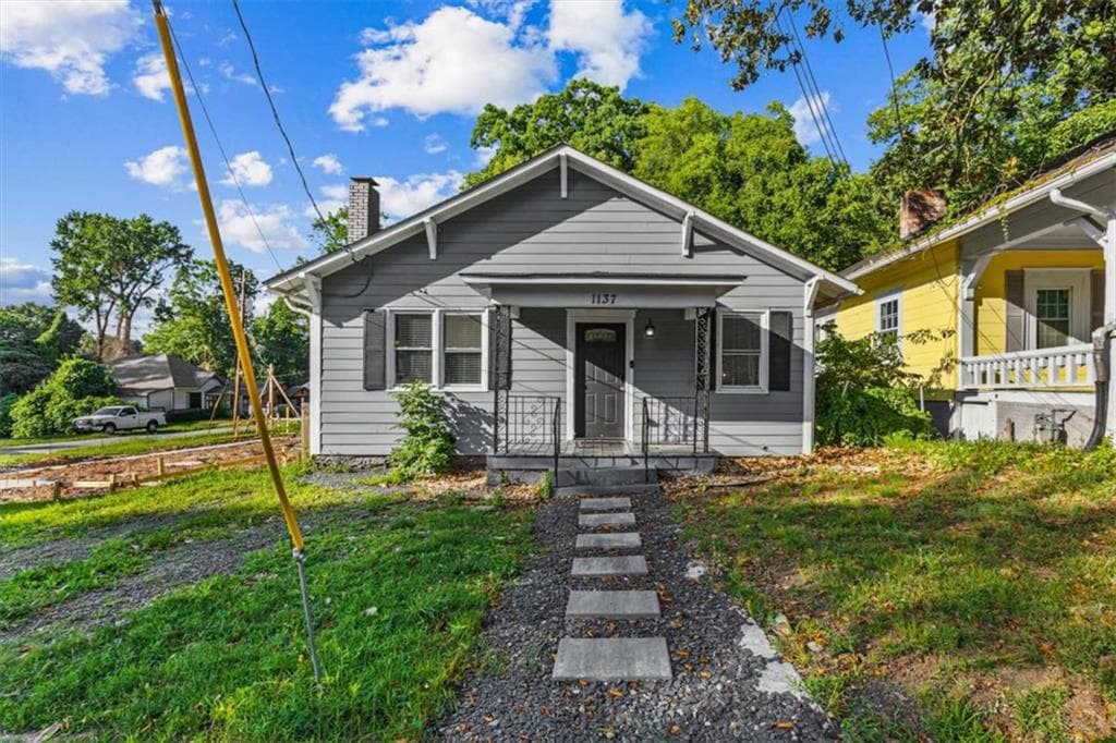 3 bedroom, 2 bathroom, 972 sq ft single family residence for sale at 1137 Arlington Avenue, Atlanta, GA 30310