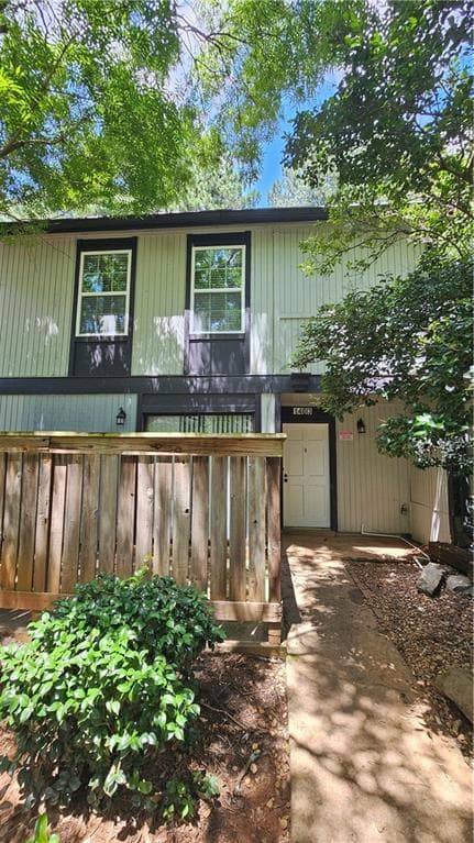 3 bedroom, 3 bathroom, 1,152 sq ft condominium sold at 1403 Stone Mill Trace, Stone Mountain, GA 30083