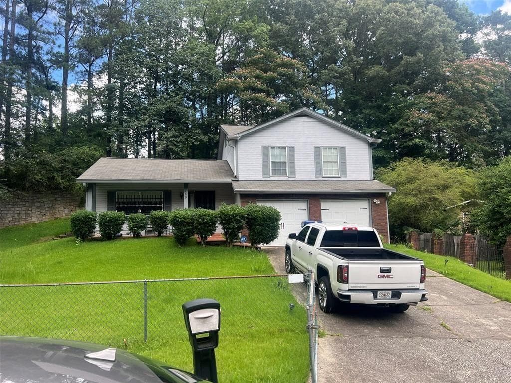 3 bedroom, 3 bathroom, 1,470 sq ft single family residence under contract at 589 Tarragon Court, Atlanta, GA 30331