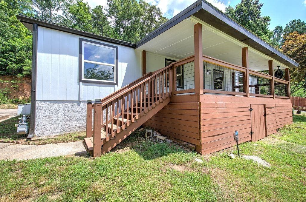 3 bedroom, 2 bathroom, 2,176 sq ft single family residence sold at 168 Oak Hollow Road, Cartersville, GA 30121