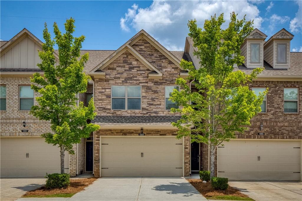 3 bedroom, 3 bathroom, 1,937 sq ft townhouse sold at 10659 Naramore Lane, Johns Creek, GA 30022
