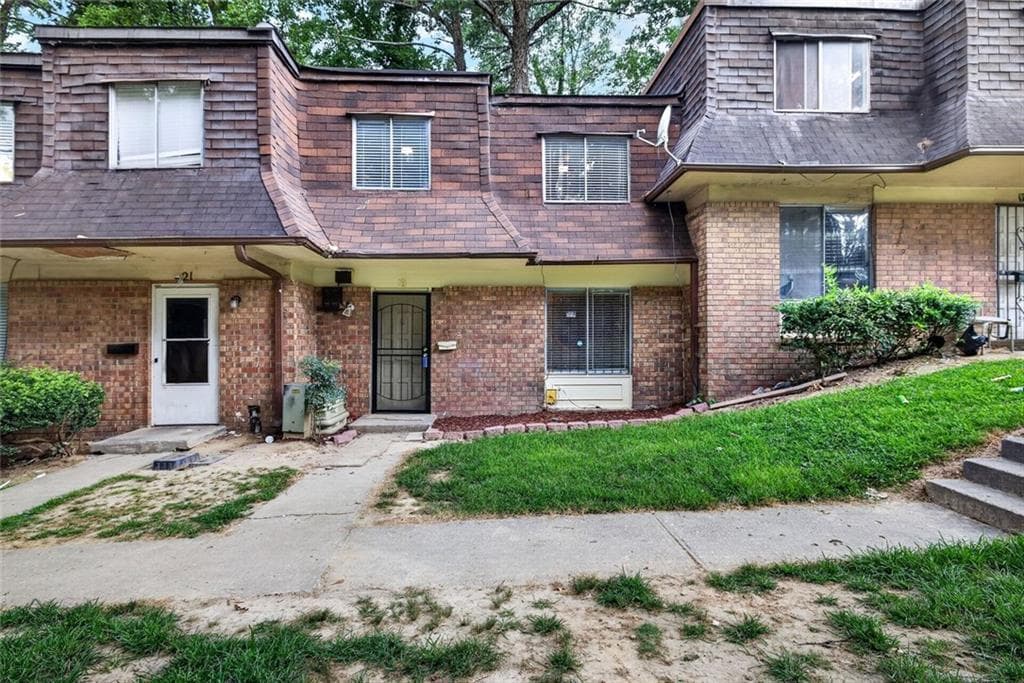 3 bedroom, 2 bathroom, 1,134 sq ft condominium sold at 19 Peyton Place, Atlanta, GA 30311