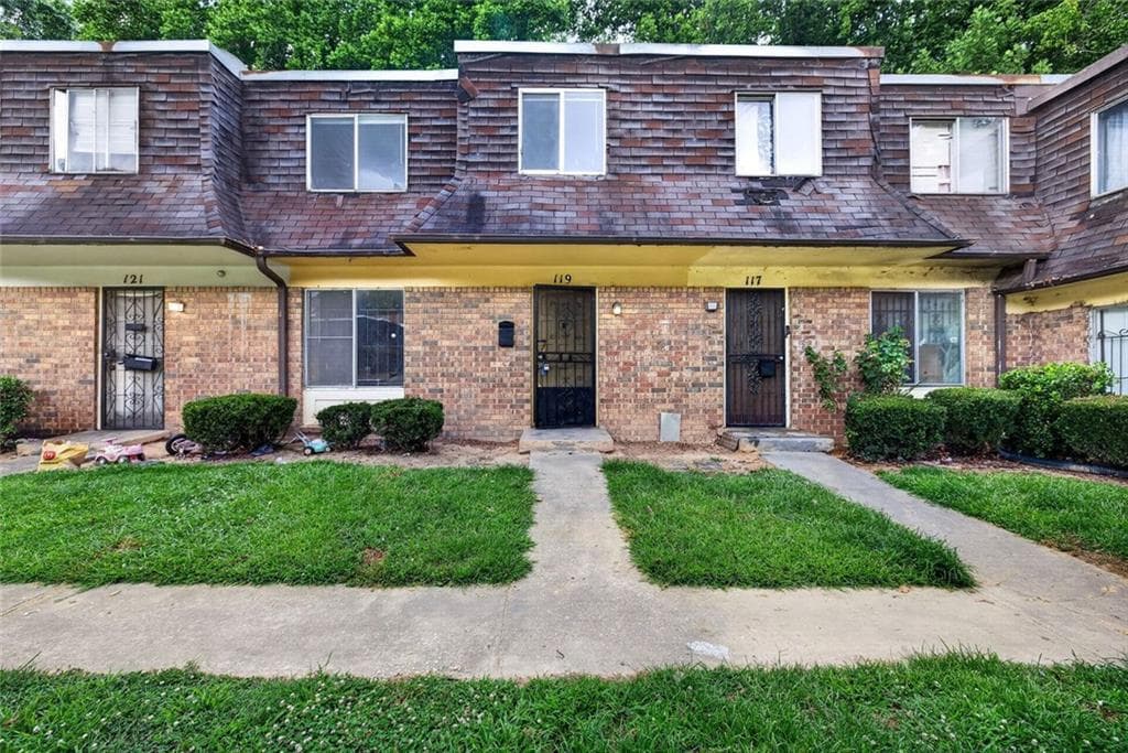 3 bedroom, 2 bathroom, 1,134 sq ft condominium sold at 119 Peyton Place, Atlanta, GA 30311