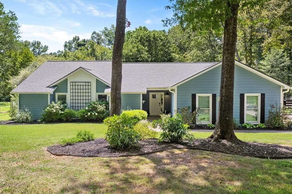 3 bedroom, 2 bathroom, 1,790 sq ft single family residence under contract at 3120 Maple Lane, Alpharetta, GA 30009