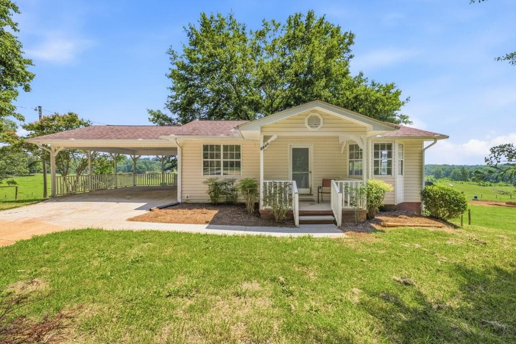 3 bedroom, 2 bathroom, 1,728 sq ft single family residence sold at 5831 Dewey Drive, Murrayville, GA 30564