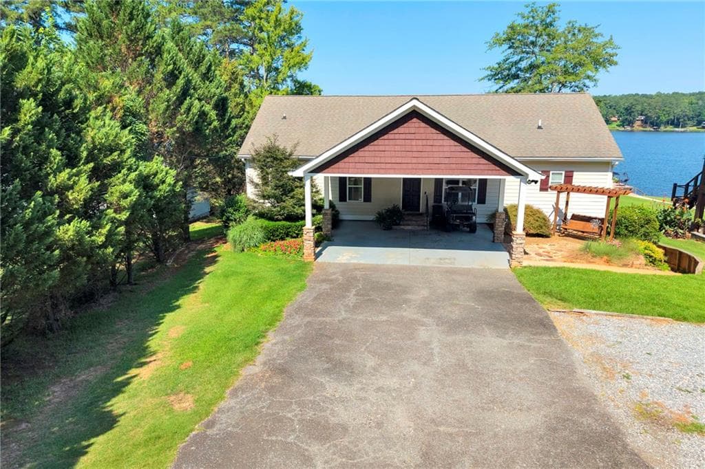 5 bedroom, 3 bathroom, 2,736 sq ft single family residence for sale at 167 N Steel Bridge Road, Eatonton, GA 31024
