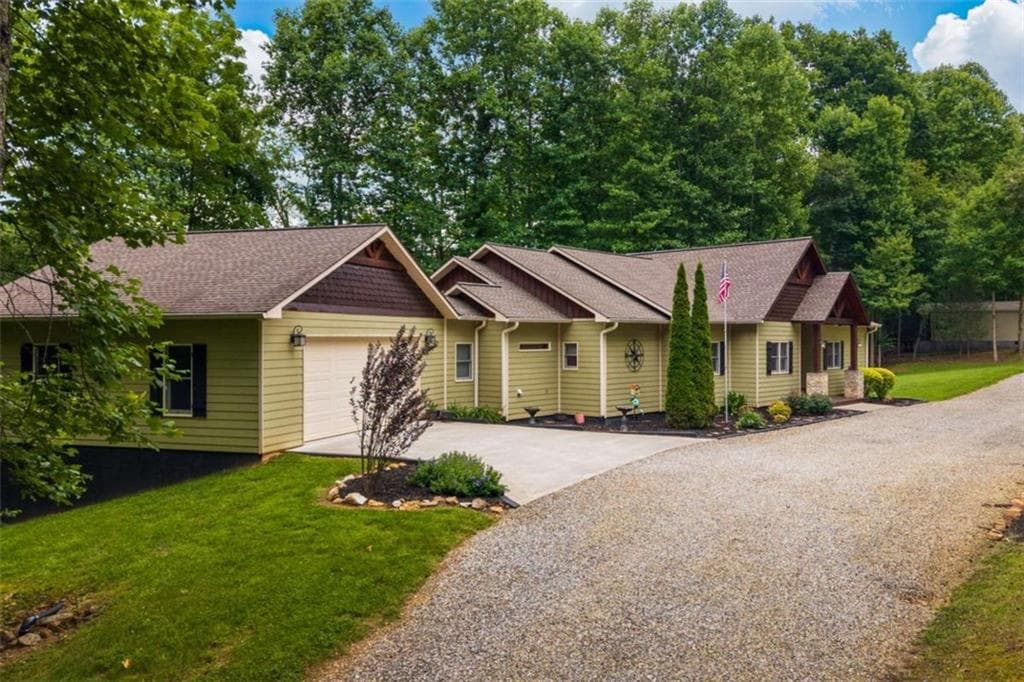 227 Dills Road, Blue Ridge, GA 30513 — most recent listing photo