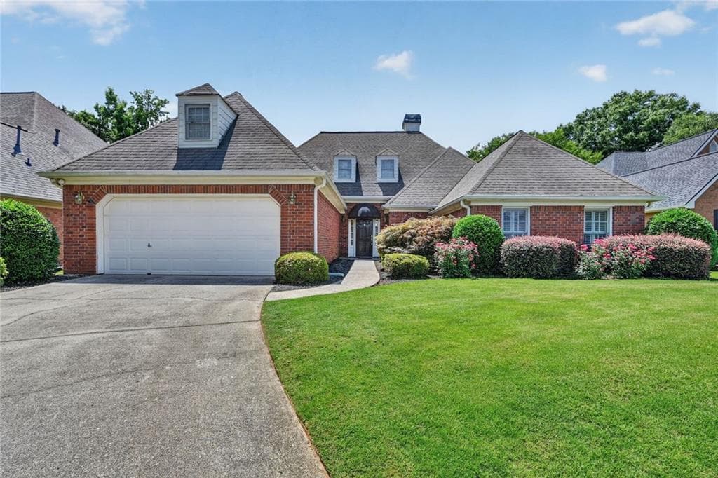 3 bedroom, 2 bathroom, 2,487 sq ft single family residence sold at 12610 Oxfordshire Court, Alpharetta, GA 30005