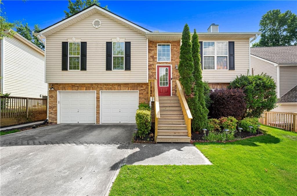 3 bedroom, 2 bathroom, 1,620 sq ft single family residence sold at 5822 Bridgeport Court, Flowery Branch, GA 30542