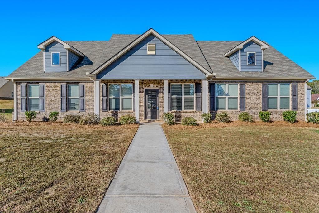 3 bedroom, 2 bathroom, 2,028 sq ft single family residence sold at 1141 Abundance Drive, Locust Grove, GA 30248