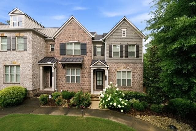 3 bedroom, 4 bathroom, 2,150 sq ft townhouse sold at 4355 Strand Drive, Smyrna, GA 30080