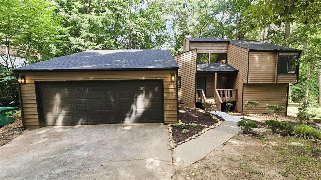 3 bedroom, 2 bathroom, 1,760 sq ft single family residence sold at 1655 Fieldgreen Overlook, Stone Mountain, GA 30088