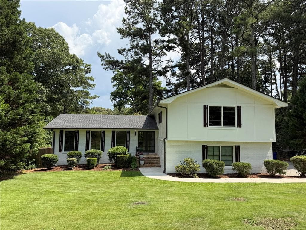4 bedroom, 3 bathroom, 2,800 sq ft single family residence sold at 1813 Mount Vernon Road, Atlanta, GA 30338
