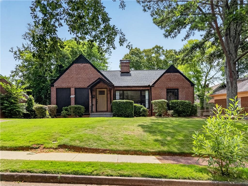 3 bedroom, 1 bathroom, 1,280 sq ft single family residence sold at 1376 Everett Place, Atlanta, GA 30310