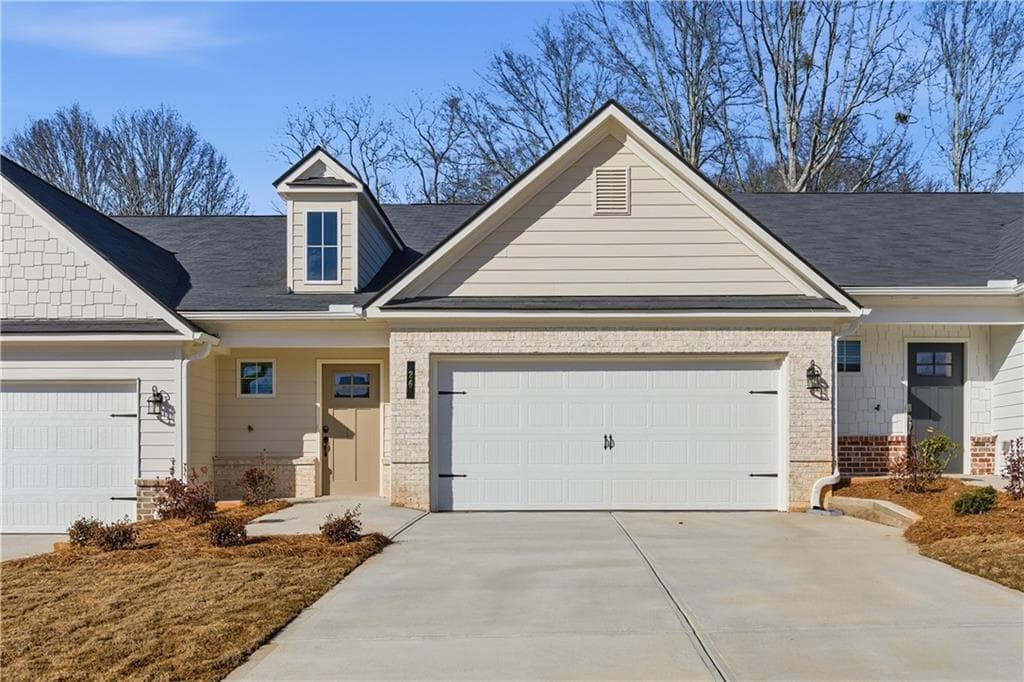 3 bedroom, 3 bathroom, 1,681 sq ft townhouse for sale at 26 Silver Leaf Lane 3, Dawsonville, GA 30534