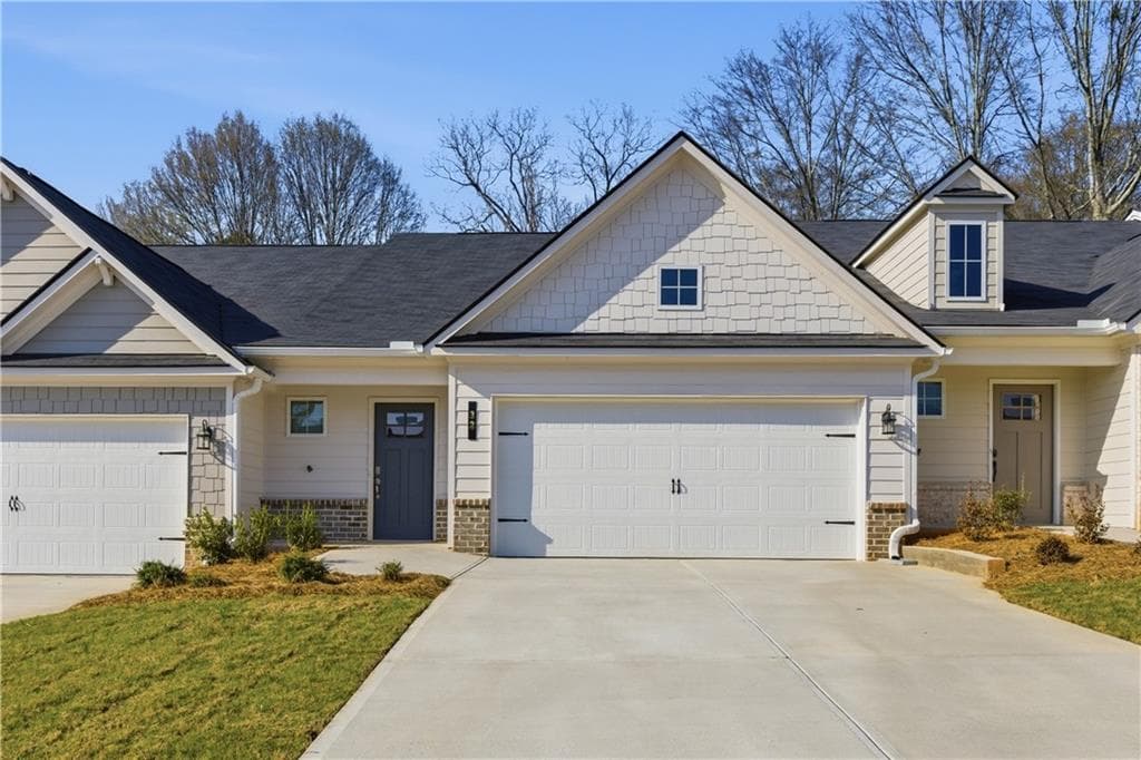 3 bedroom, 3 bathroom, 1,684 sq ft townhouse for sale at 32 Silver Leaf Lane 4, Dawsonville, GA 30534
