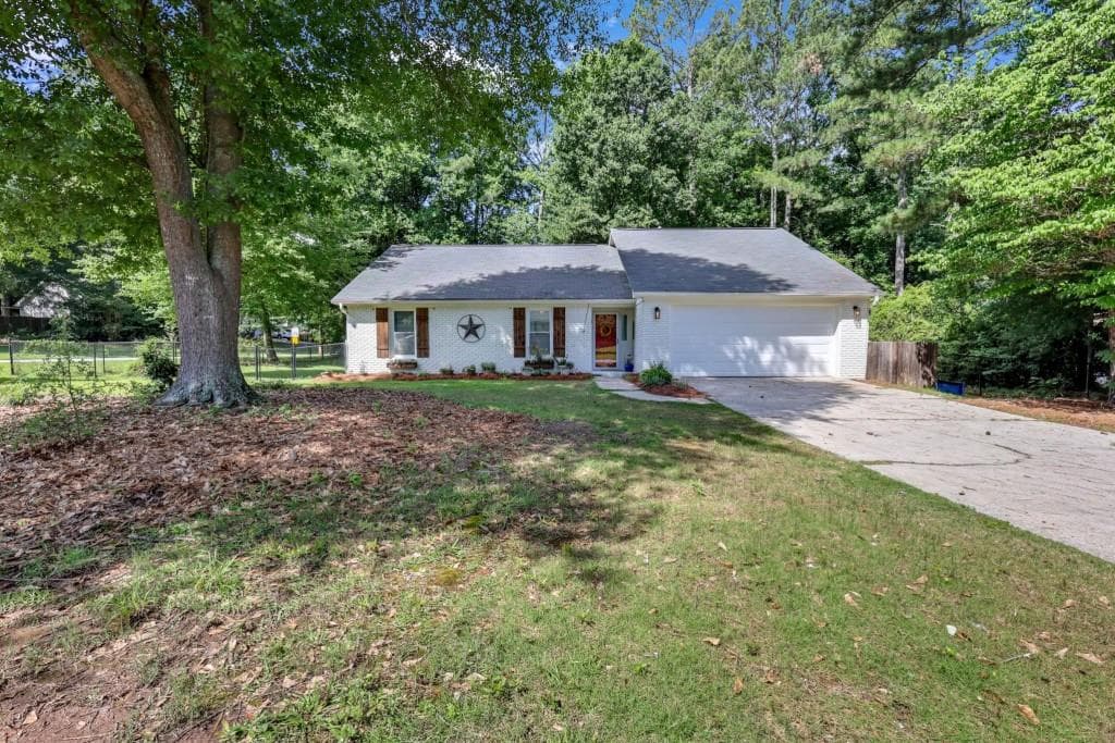 3 bedroom, 2 bathroom, 1,516 sq ft single family residence sold at 1124 Granite Lane, Loganville, GA 30052