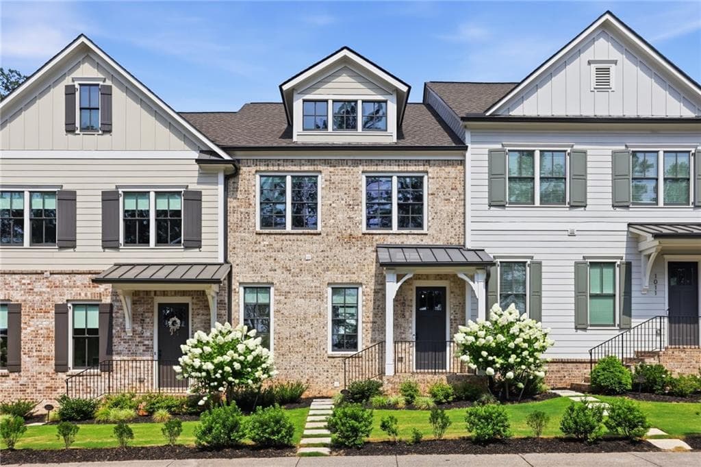 4 bedroom, 4 bathroom, 2,830 sq ft townhouse sold at 1015 Endeavour Court, Marietta, GA 30064