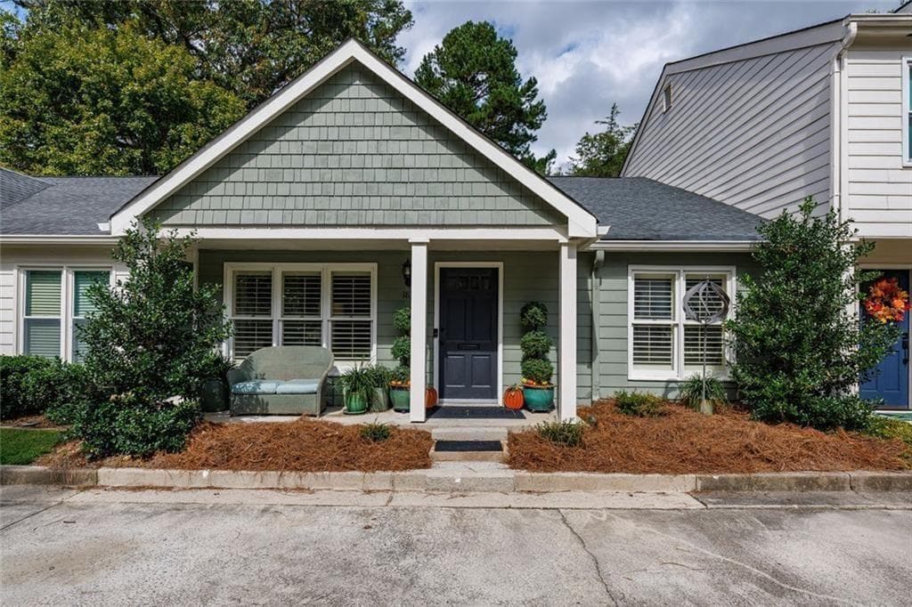 2 bedroom, 2 bathroom, 1,350 sq ft townhouse sold at 1836 S Garden Court, Brookhaven, GA 30319