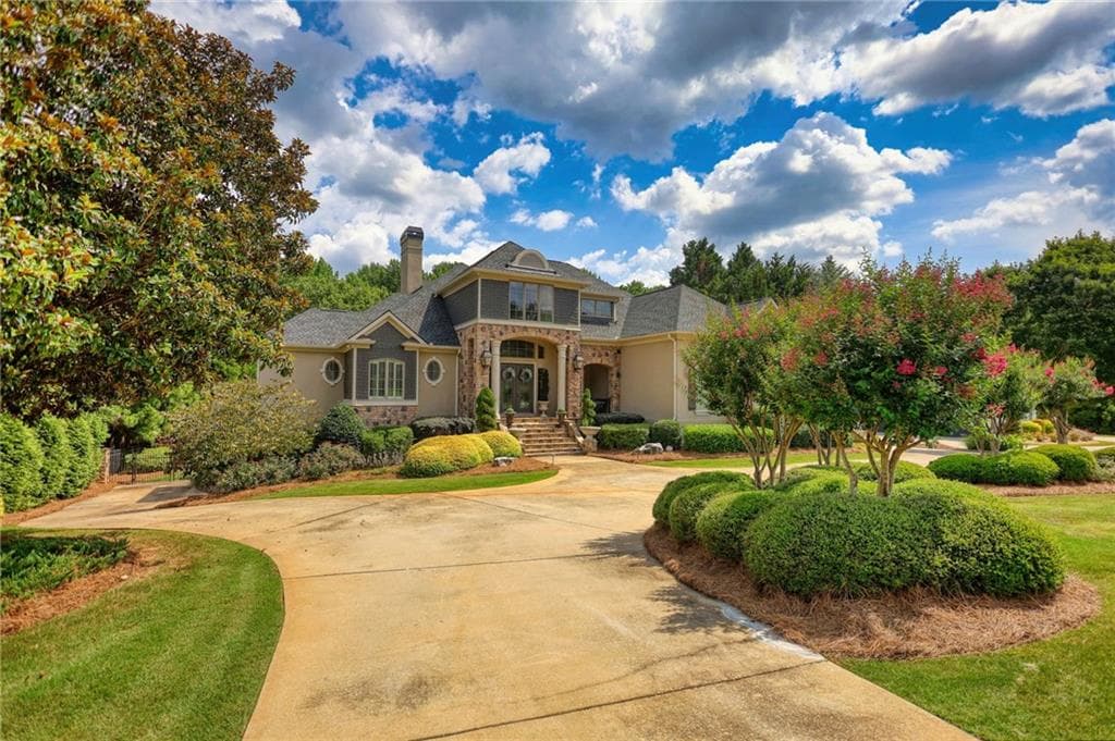 6 bedroom, 6 bathroom, 7,000 sq ft single family residence sold at 1007 Legacy Hills Drive, Mcdonough, GA 30253