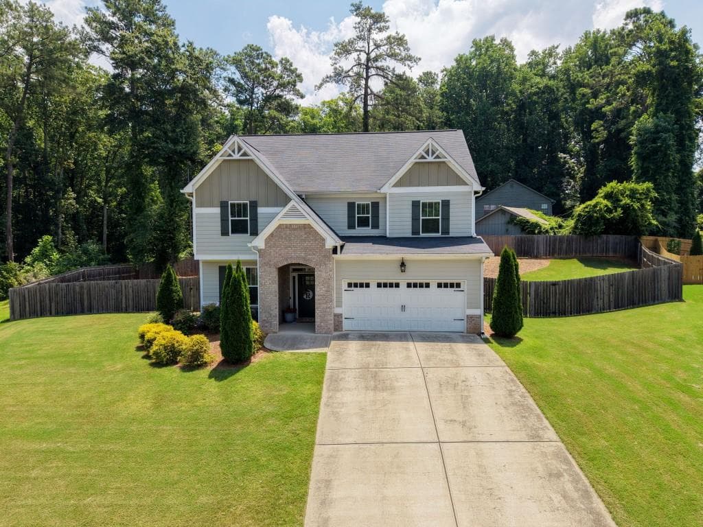 4 bedroom, 4 bathroom, 2,600 sq ft single family residence under contract at 2085 Sparrowhawk Court, Austell, GA 30106