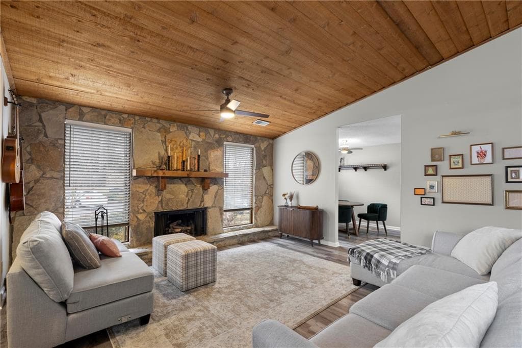 1 bedroom, 2 bathroom, 1,048 sq ft condominium sold at 810 Bonnie Glen Drive, Marietta, GA 30067