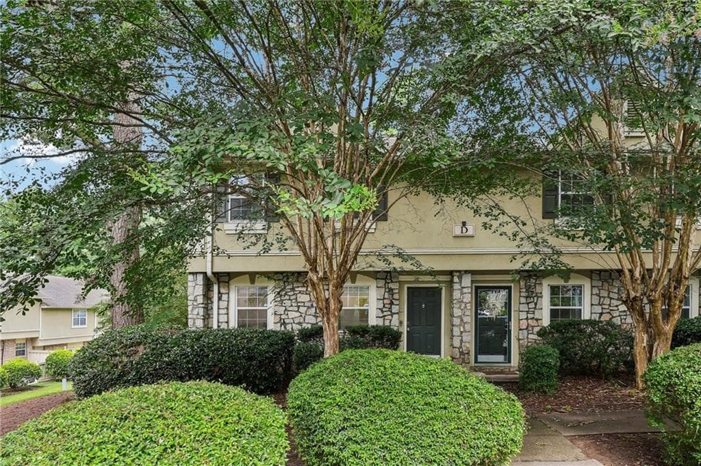 3 bedroom, 3 bathroom, 1,434 sq ft townhouse sold at 6900 Roswell Road 1D, Atlanta, GA 30328