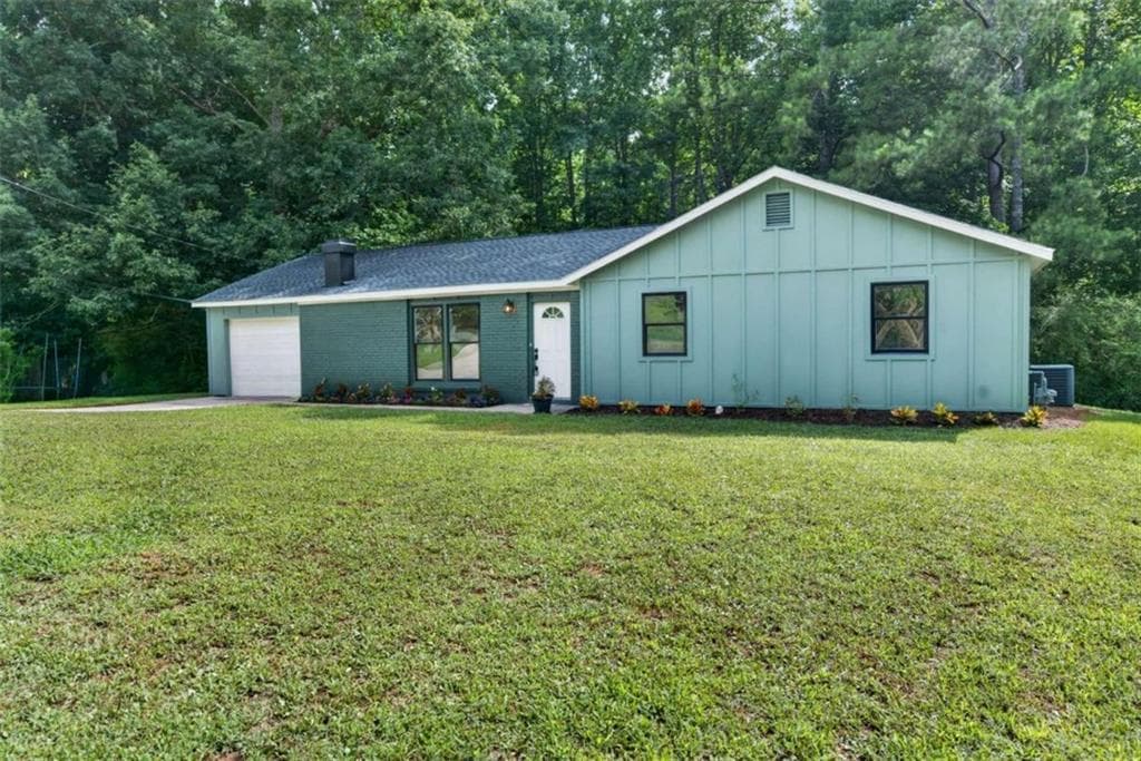 3 bedroom, 2 bathroom, 1,400 sq ft single family residence under contract at 4398 Old Lake Drive, Decatur, GA 30034