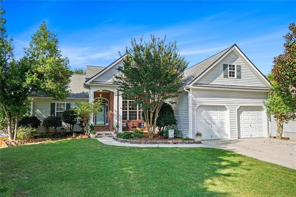 3 bedroom, 2 bathroom, 4,258 sq ft single family residence sold at 1621 Cregon Court, Lawrenceville, GA 30043