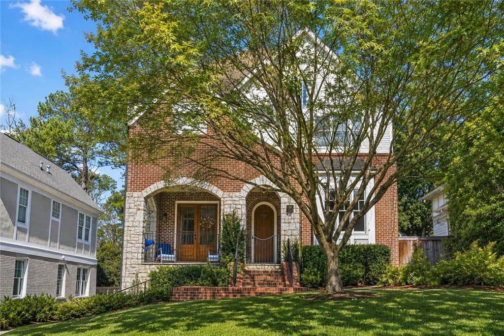 6 bedroom, 6 bathroom, 4,694 sq ft single family residence sold at 750 Yorkshire Road, Atlanta, GA 30306