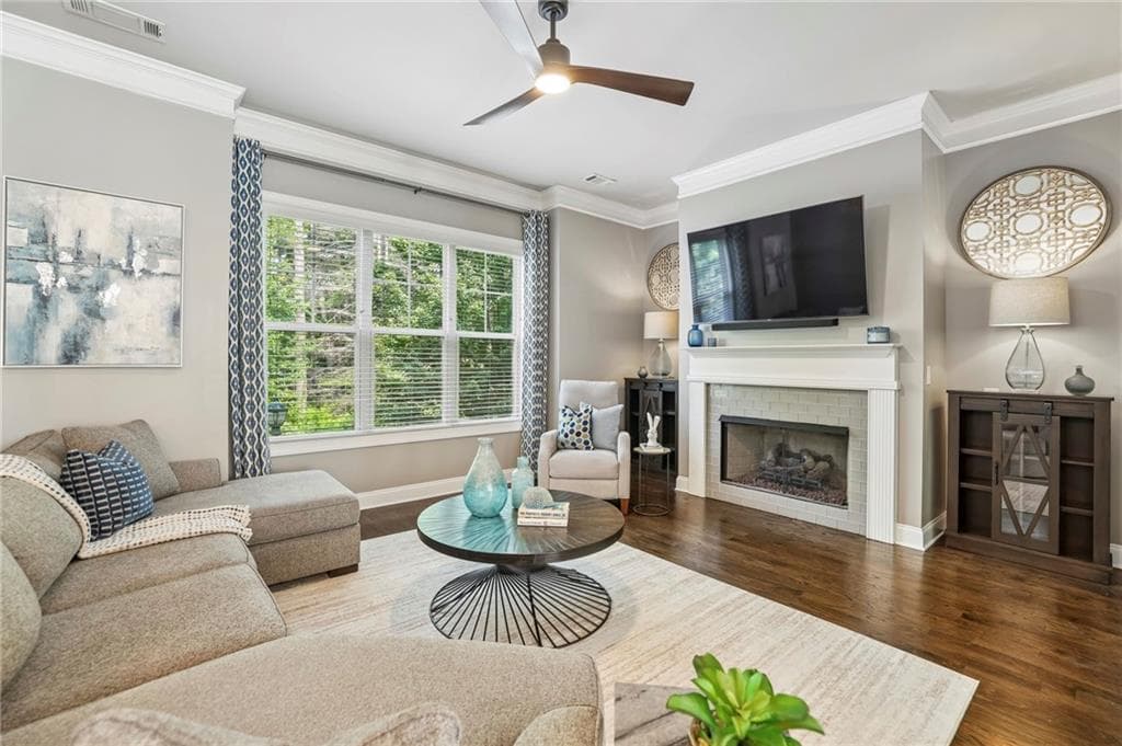 4 bedroom, 4 bathroom, 2,213 sq ft townhouse sold at 4228 Townsend Lane, Dunwoody, GA 30346