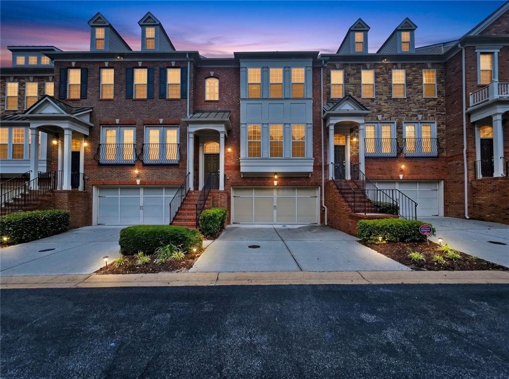 4 bedroom, 4 bathroom, 2,345 sq ft townhouse sold at 5016 Ridgemont Walk, Atlanta, GA 30339