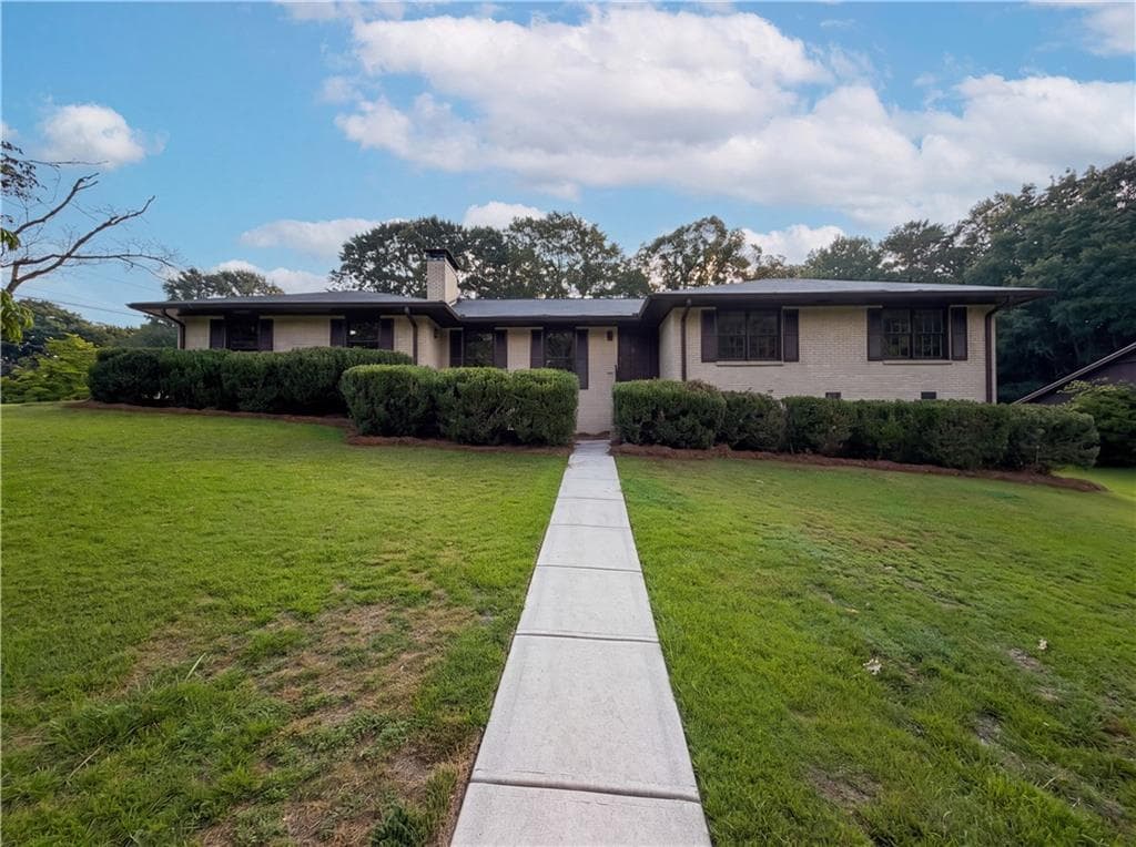 3 bedroom, 2 bathroom, 1,696 sq ft single family residence sold at 2688 Abington Drive, Snellville, GA 30078