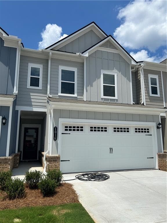 3 bedroom, 3 bathroom townhouse for rent at 1016 Stiles Circle, Cartersville, GA 30120 for $1,975 a month