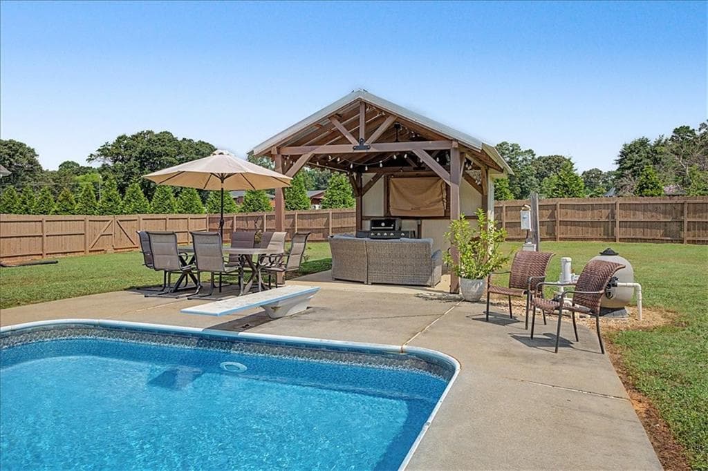 3 bedroom, 3 bathroom, 1,868 sq ft single family residence sold at 228 Pea Ridge Road, Rockmart, GA 30153