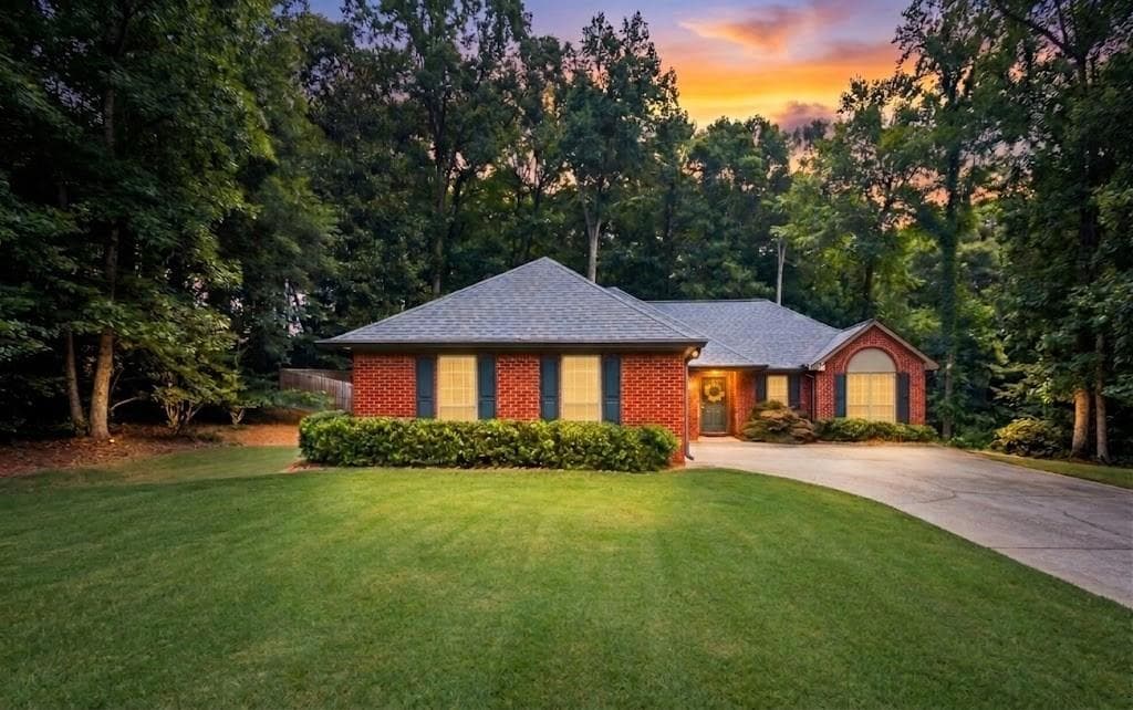 3 bedroom, 2 bathroom single family residence under contract at 2035 Huntington Hill Trace, Buford, GA 30519