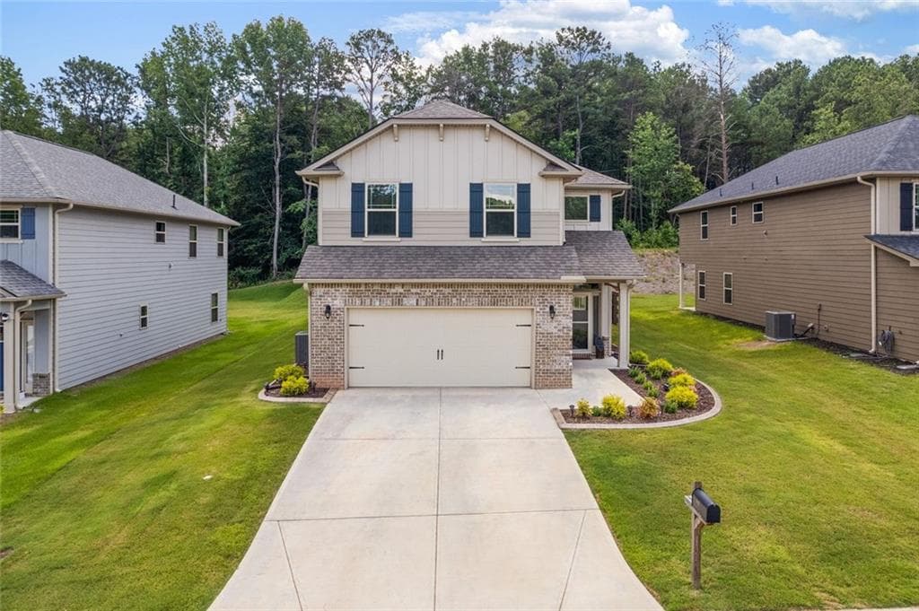4 bedroom, 3 bathroom, 2,408 sq ft single family residence under contract at 312 Magnolia Villas Drive, Cornelia, GA 30531