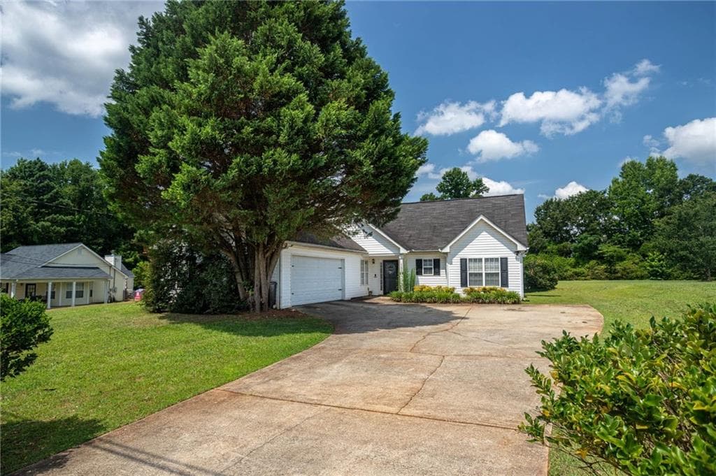 3 bedroom, 2 bathroom, 1,643 sq ft single family residence sold at 130 Mills Landing, Covington, GA 30016