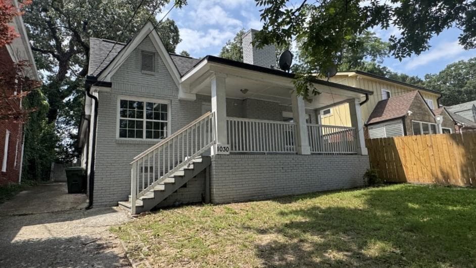 5 bedroom, 2 bathroom, 1,488 sq ft single family residence under contract at 1030 Westmoor Drive, Atlanta, GA 30314