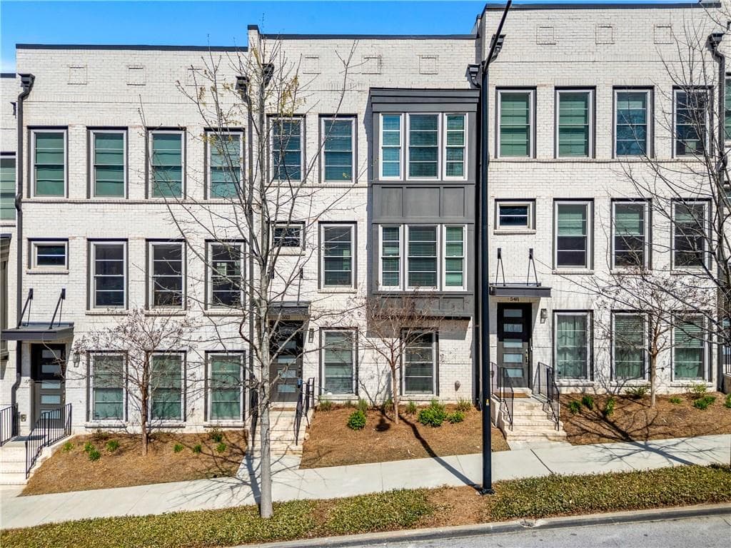 3 bedroom, 4 bathroom, 2,290 sq ft townhouse sold at 552 Ember Lane, Atlanta, GA 30318