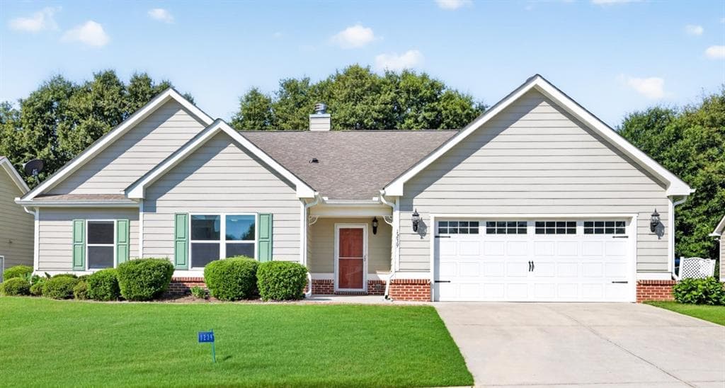 4 bedroom, 2 bathroom, 2,106 sq ft single family residence for sale at 1239 Oak Springs Way, Statham, GA 30666