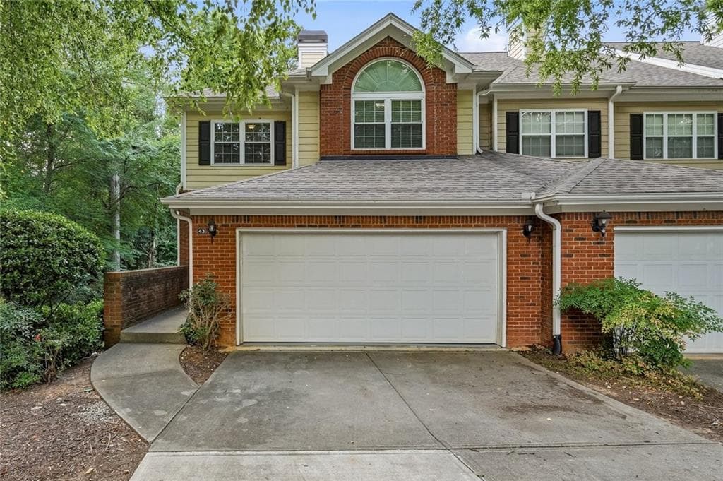 3 bedroom, 4 bathroom, 2,640 sq ft townhouse under contract at 43 Hall Manor, Alpharetta, GA 30022