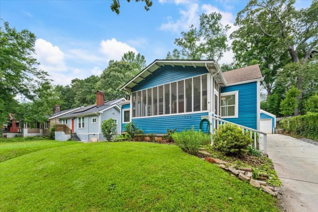 2 bedroom, 1 bathroom, 1,016 sq ft single family residence sold at 935 Deckner Avenue, Atlanta, GA 30310