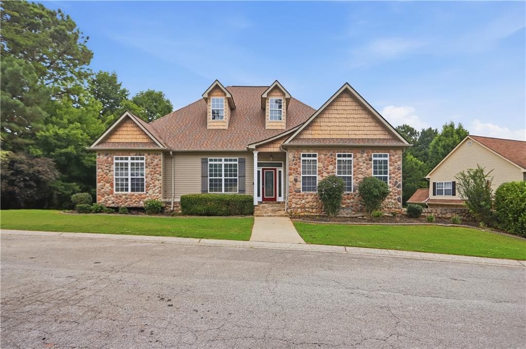 4 bedroom, 3 bathroom, 2,025 sq ft single family residence under contract at 318 Crest Pointe, Bremen, GA 30110